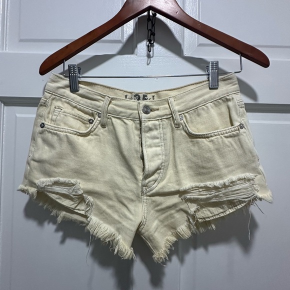 Free People We The Free Loving Good Vibrations Cutoffs Banana Split 25 NWOT - Picture 2 of 6